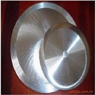 切布機(jī)圓形刀片,切布圓刀,切布機(jī)圓刀,切布圓刀片,切布機(jī)圓刀片 南京市恒億達(dá)制刀有限責(zé)任公司 剪切機(jī)刀片,油墨刮刀,涂布刮刀,聯(lián)切機(jī)刀片,擔(dān)膠碎料機(jī)刀片,超薄型小刀片,尖頭刀片,膠袋封切機(jī)刀片,v割刀,電子刀片,皮革刀,等各種機(jī)械刀片